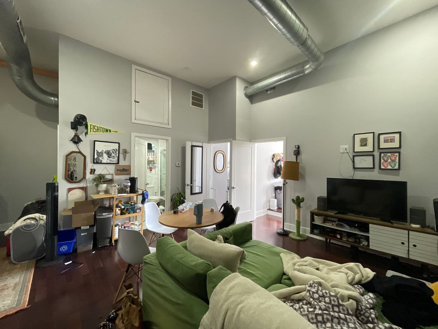 Philadelphia Apartment: 300 Richmond Street