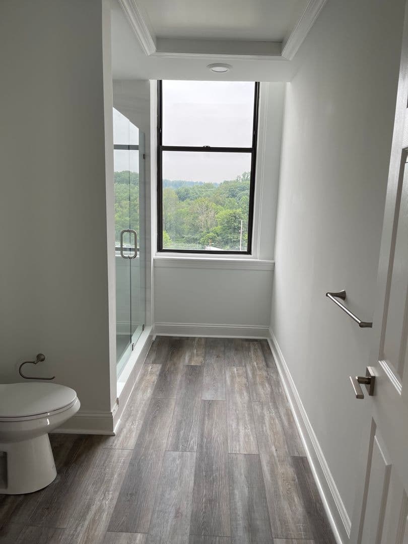 Upper Darby Apartment: 6800 Market St