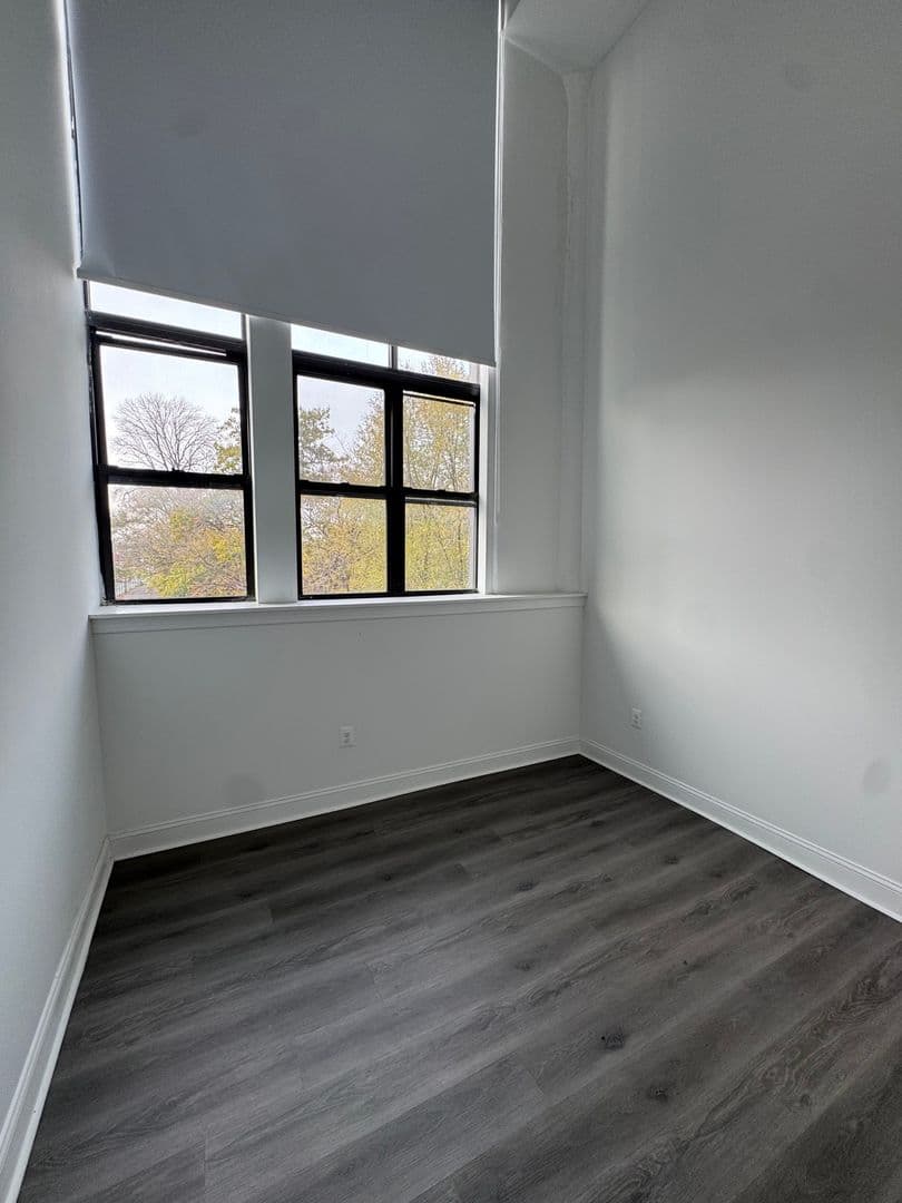Darby Apartment: 901 Quarry St