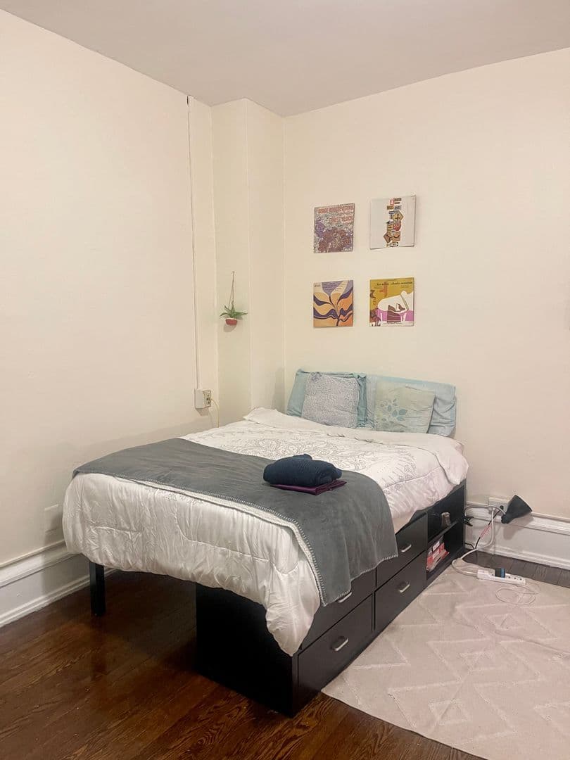 Philadelphia Apartment: 520 South 42nd St
