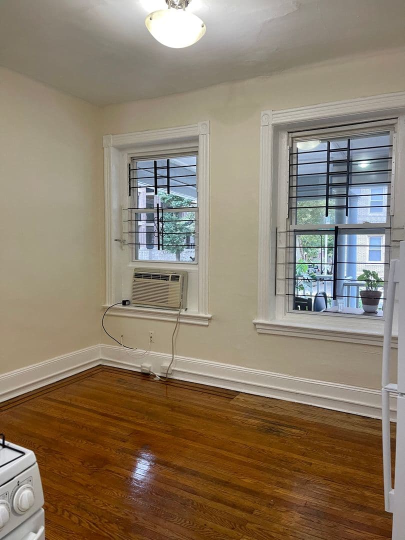 Philadelphia Apartment: 4430 Pine