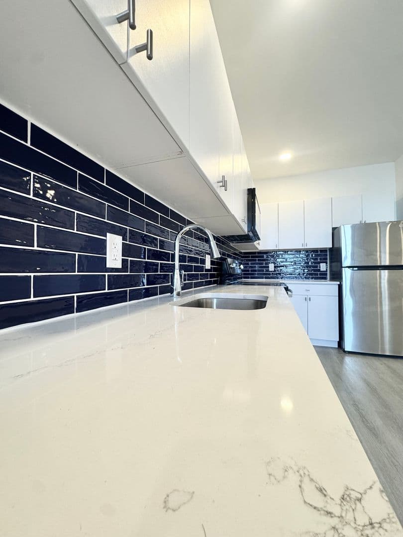 Philadelphia Apartment: 1600 W Hunting Park
