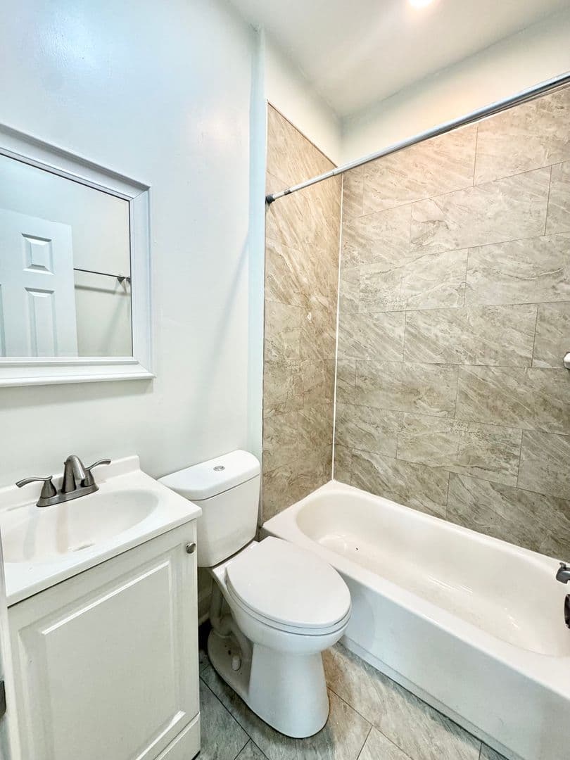 Philadelphia Apartment: 5002 Walnut Street