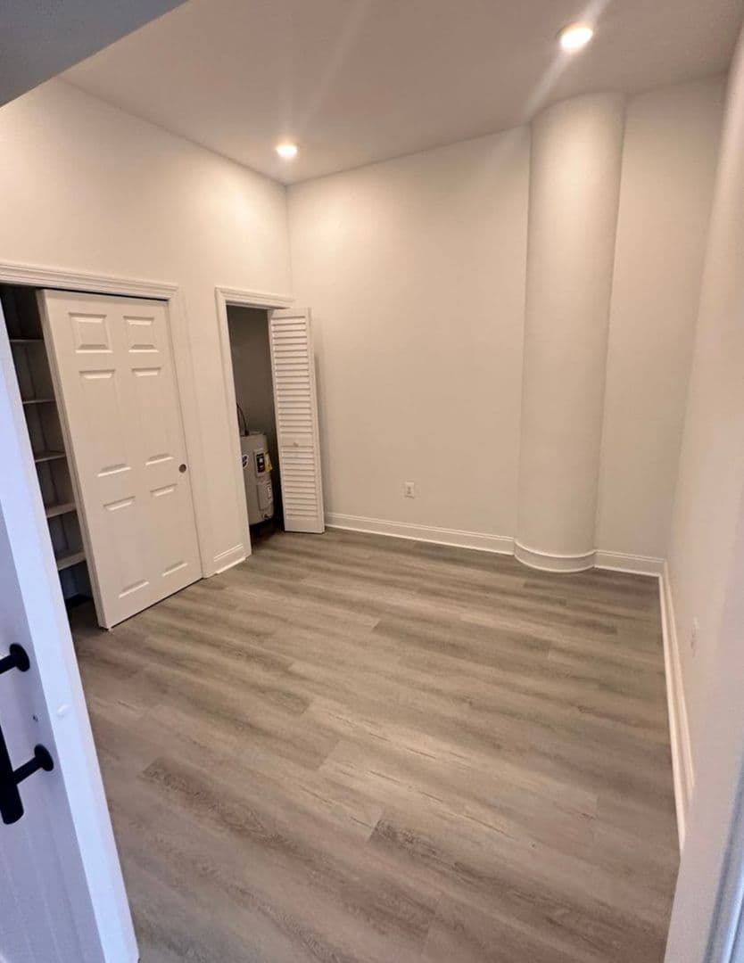 Darby Apartment: 901 Quarry St
