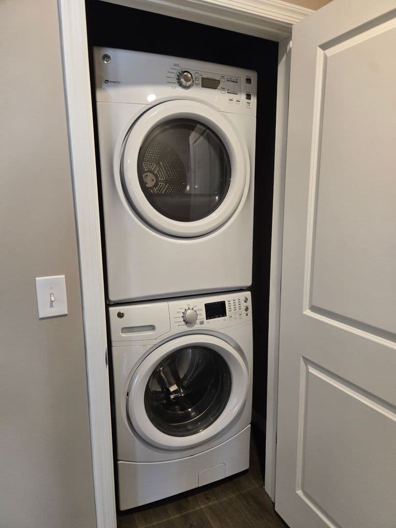 Bethlehem Apartment: 1325 Chelsea Ave