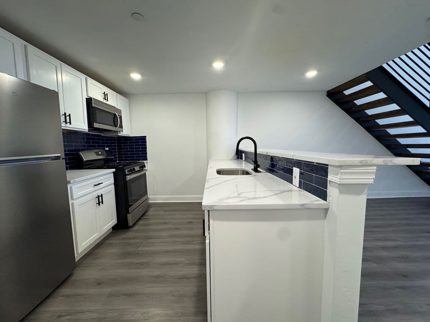 Darby Apartment: 901 Quarry St