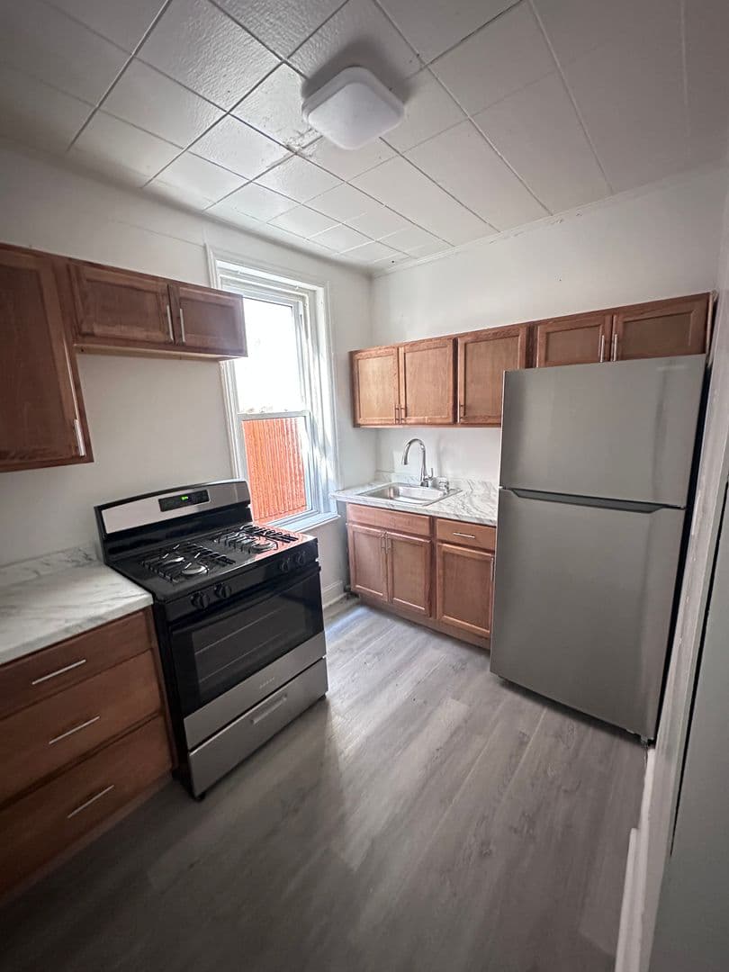 Philadelphia Apartment: 5023 Walnut Street
