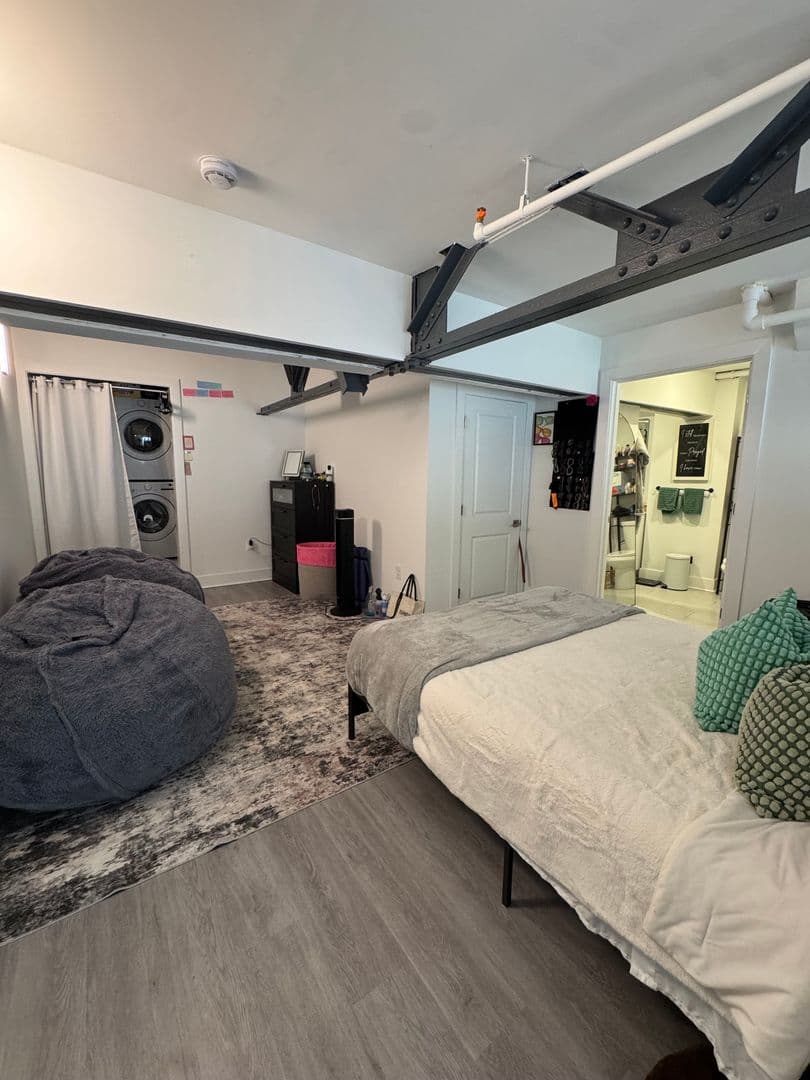 Philadelphia Apartment: 4717 Stenton Avenue