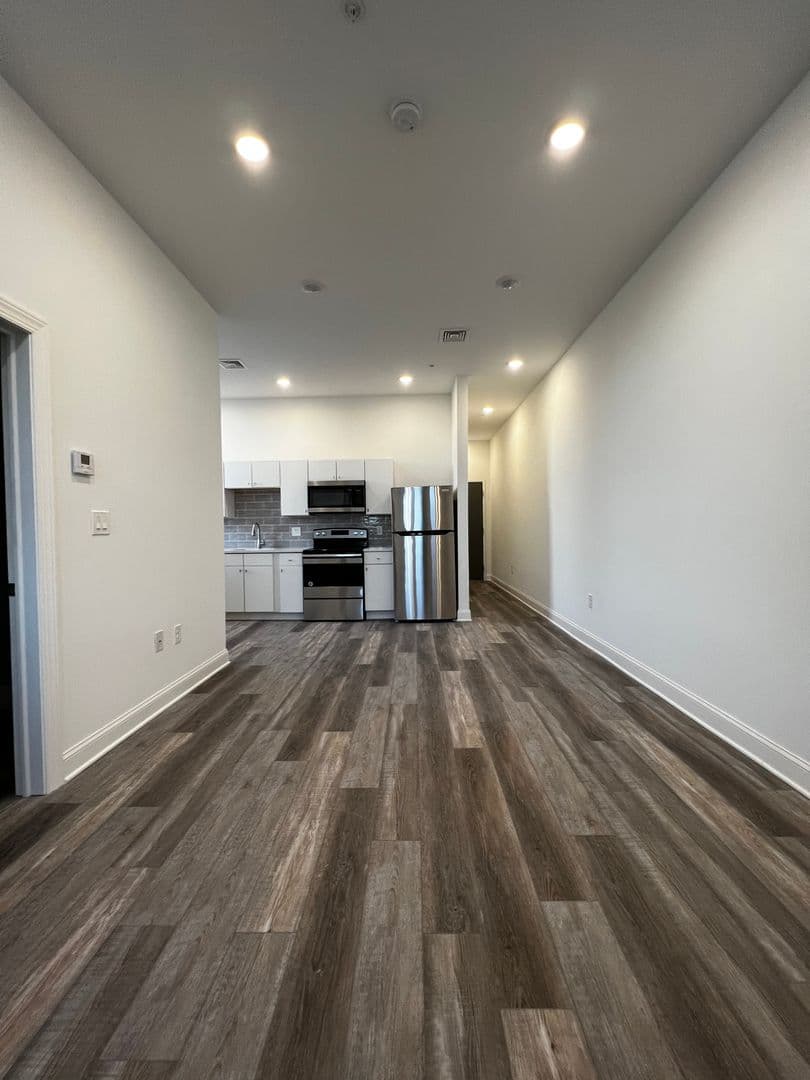 Upper Darby Apartment: 6800 Market St