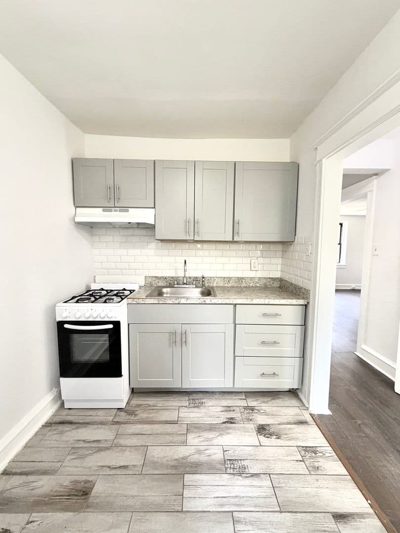 Philadelphia Apartment: 715 East Church Lane