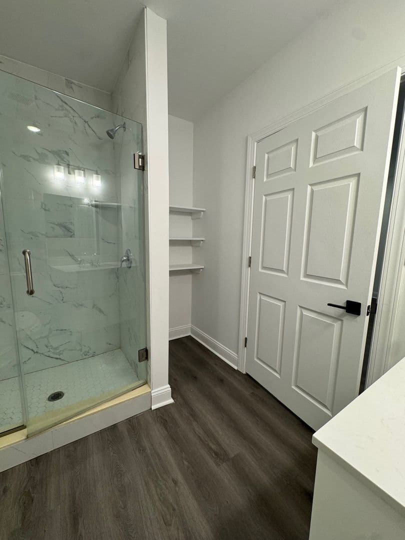 Darby Apartment: 901 Quarry St