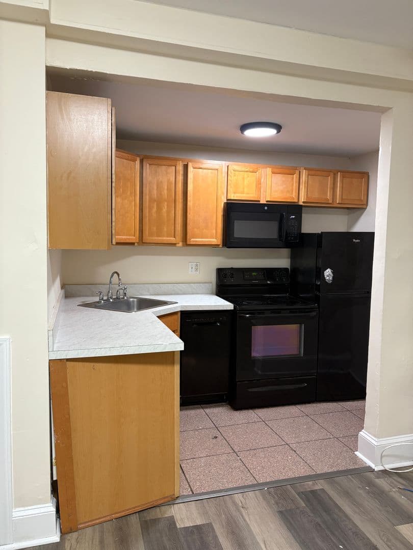 Philadelphia Apartment: 4801-4845 Pine Street