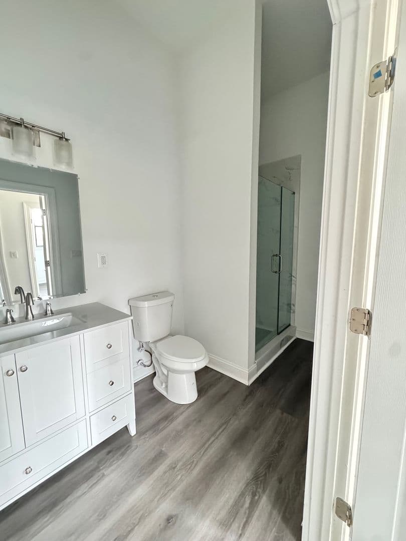 Darby Apartment: 901 Quarry St
