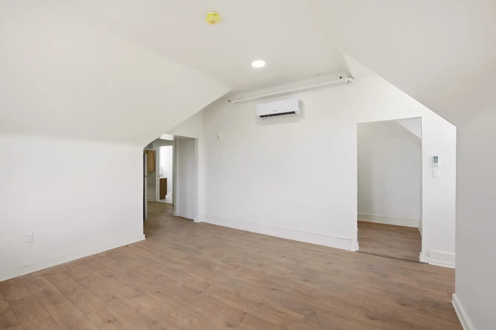 Philadelphia Apartment: 6012 RIdge Ave.