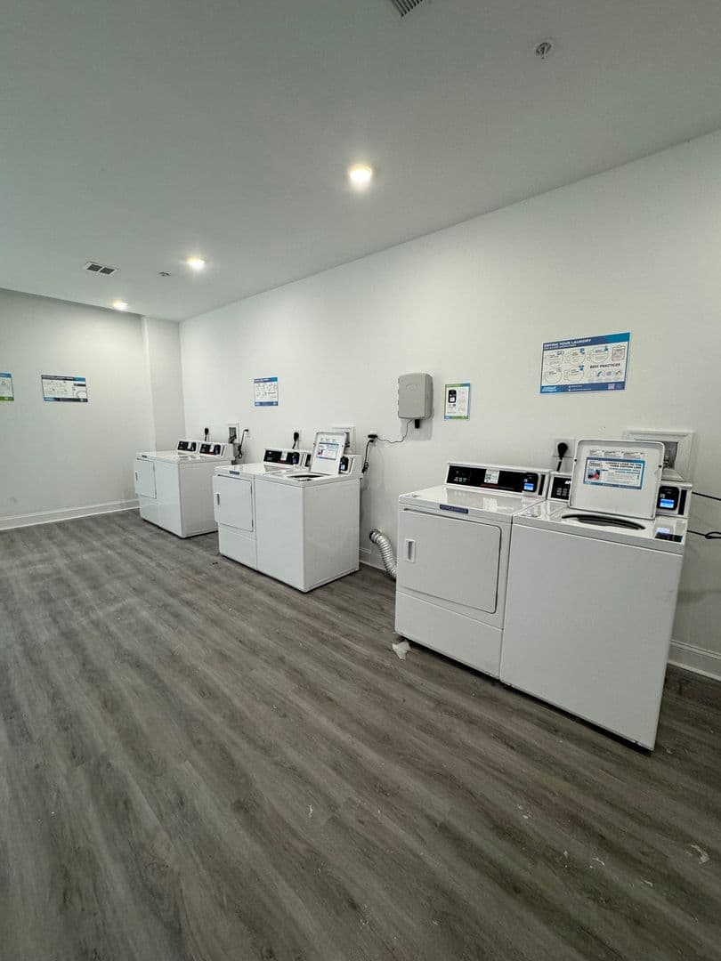 Philadelphia Apartment: 1600 W Hunting Park