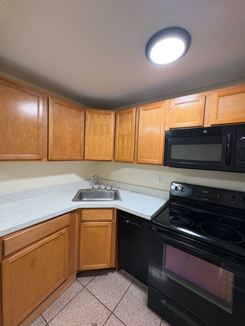 Philadelphia Apartment: 4801-4845 Pine Street