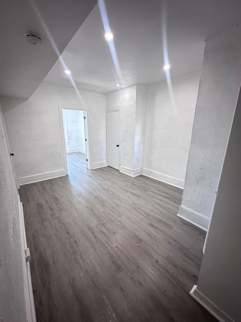 Philadelphia Apartment: 5023 Walnut Street