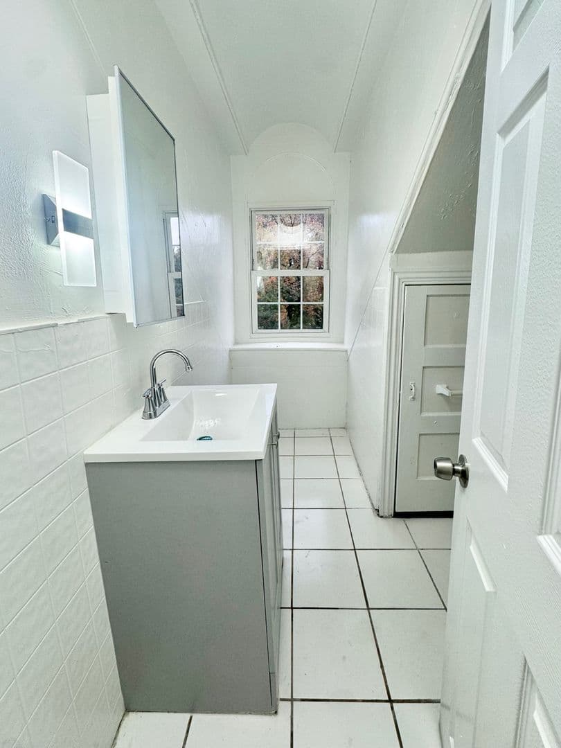 Philadelphia Apartment: 4908 Germantown Ave.