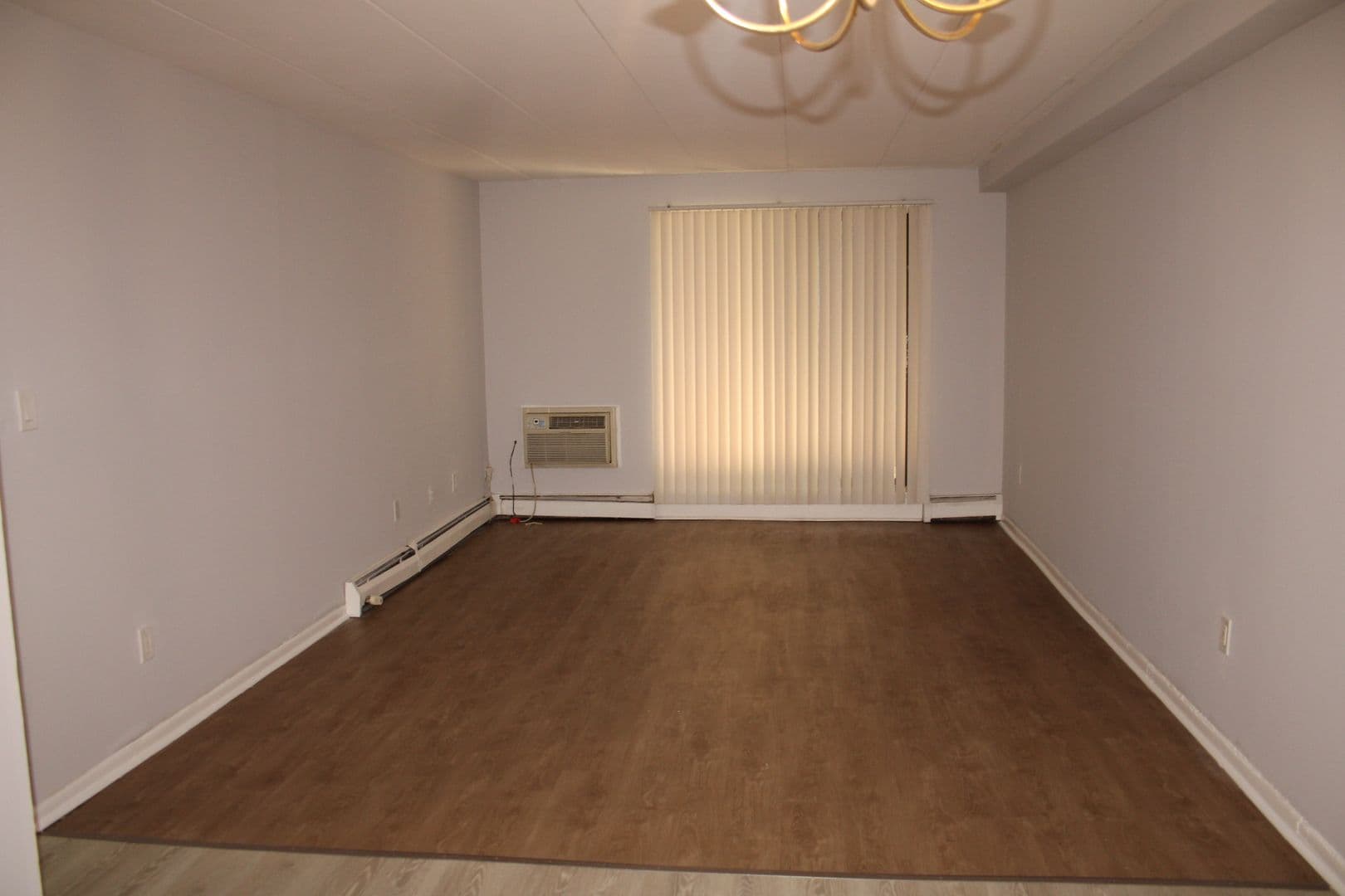 Chester Apartment: 1000 MacDade Blvd