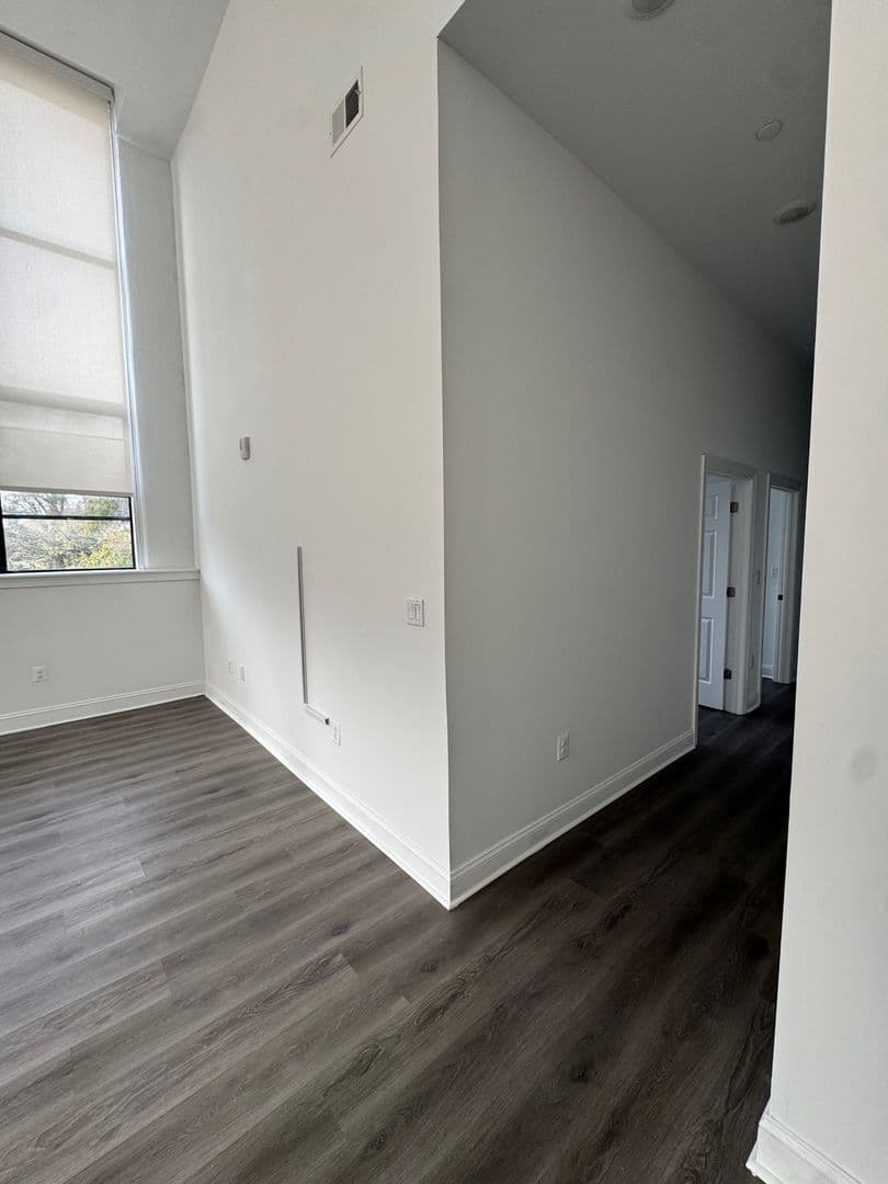 Darby Apartment: 901 Quarry St