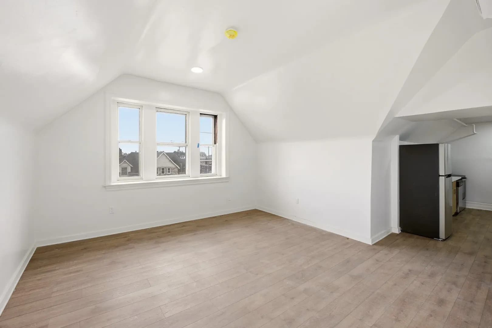 Philadelphia Apartment: 6012 RIdge Ave.