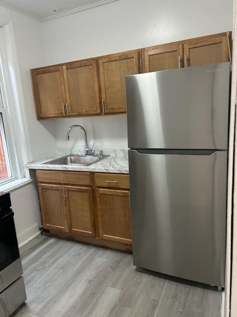 Philadelphia Apartment: 5023 Walnut Street