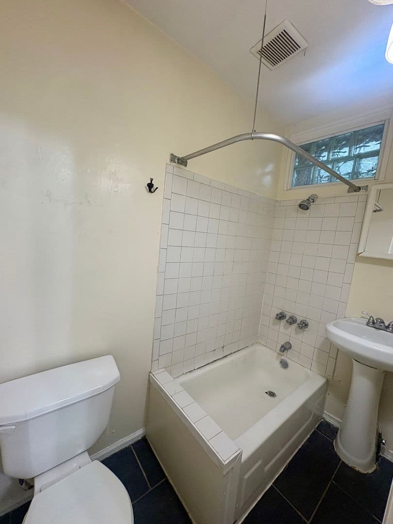 Philadelphia Apartment: 503 South 41st Street