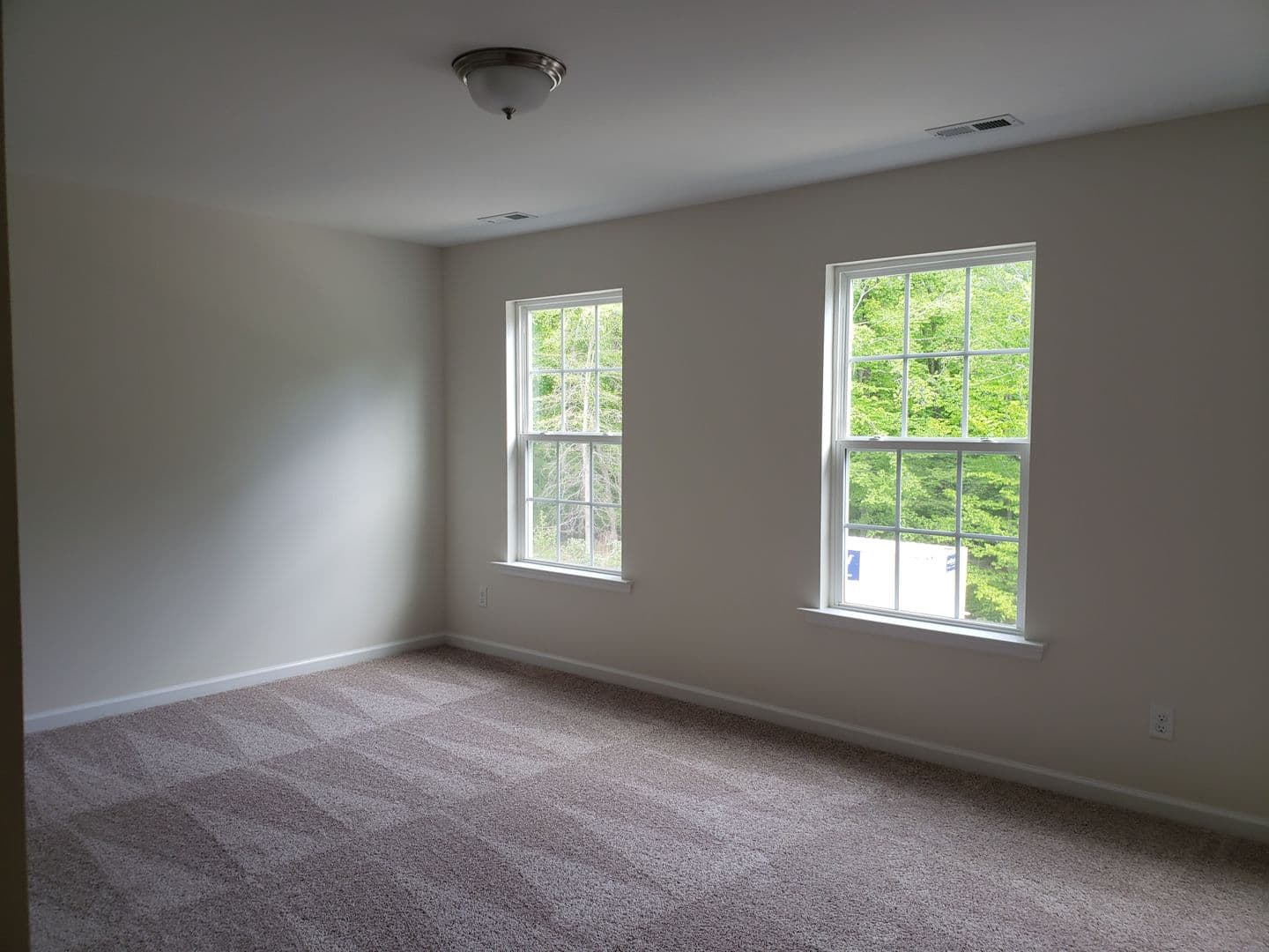 Williamsburg House: 3937 Northridge Street