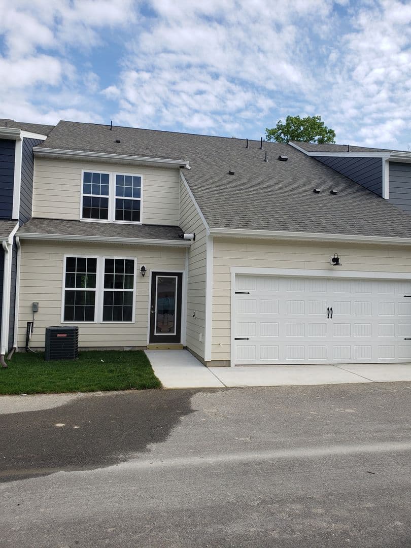 Williamsburg House: 3937 Northridge Street
