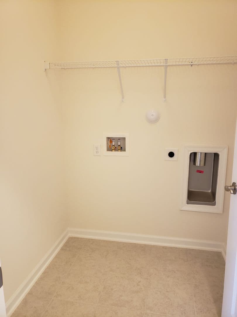 Williamsburg House: 3937 Northridge Street