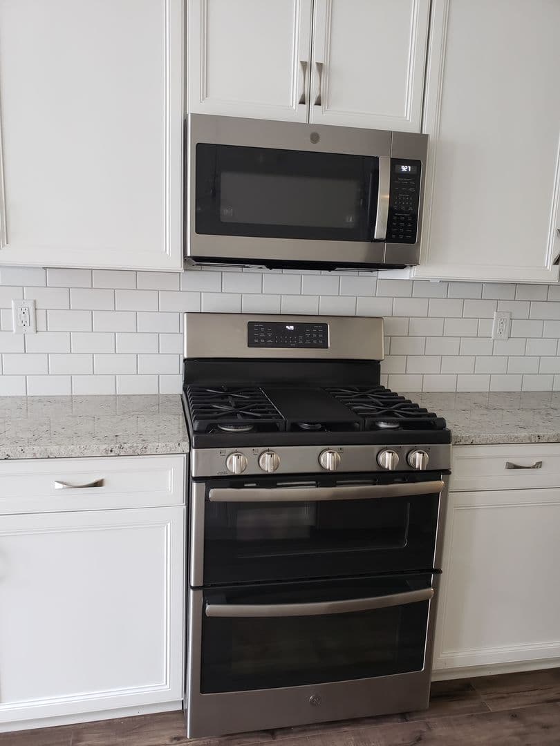 Williamsburg House: 3937 Northridge Street