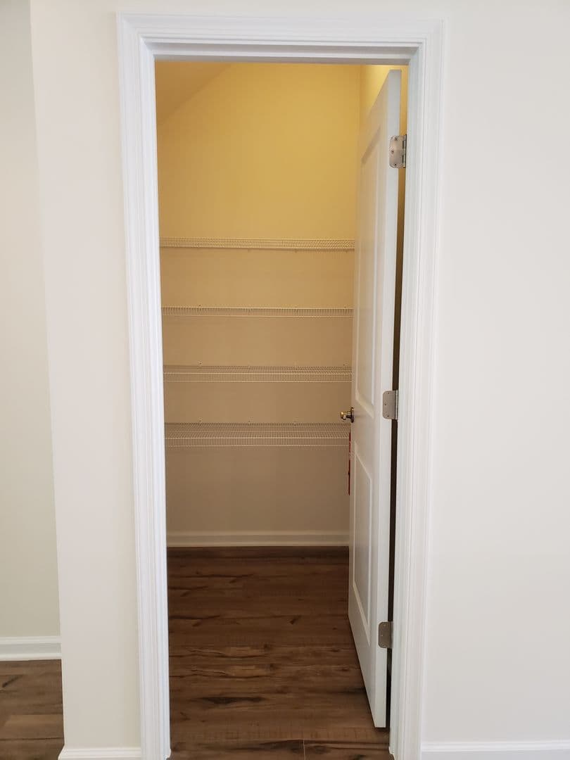 Williamsburg House: 3937 Northridge Street