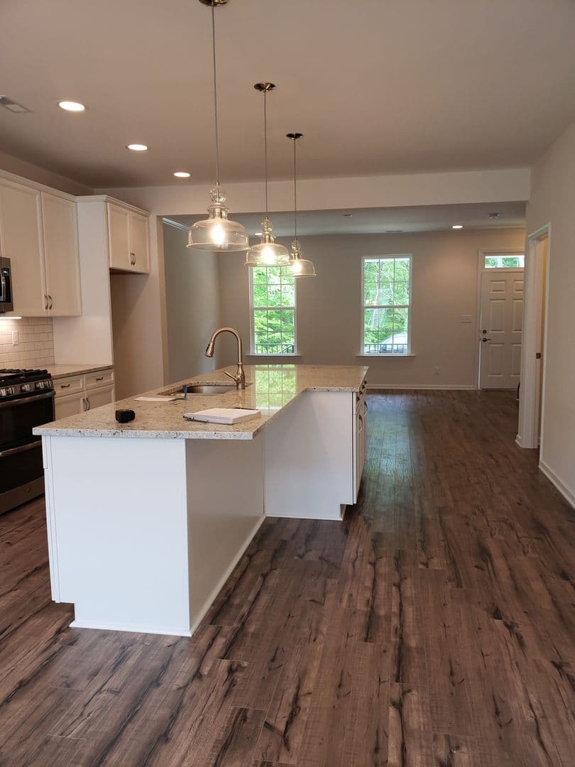 Williamsburg House: 3937 Northridge Street