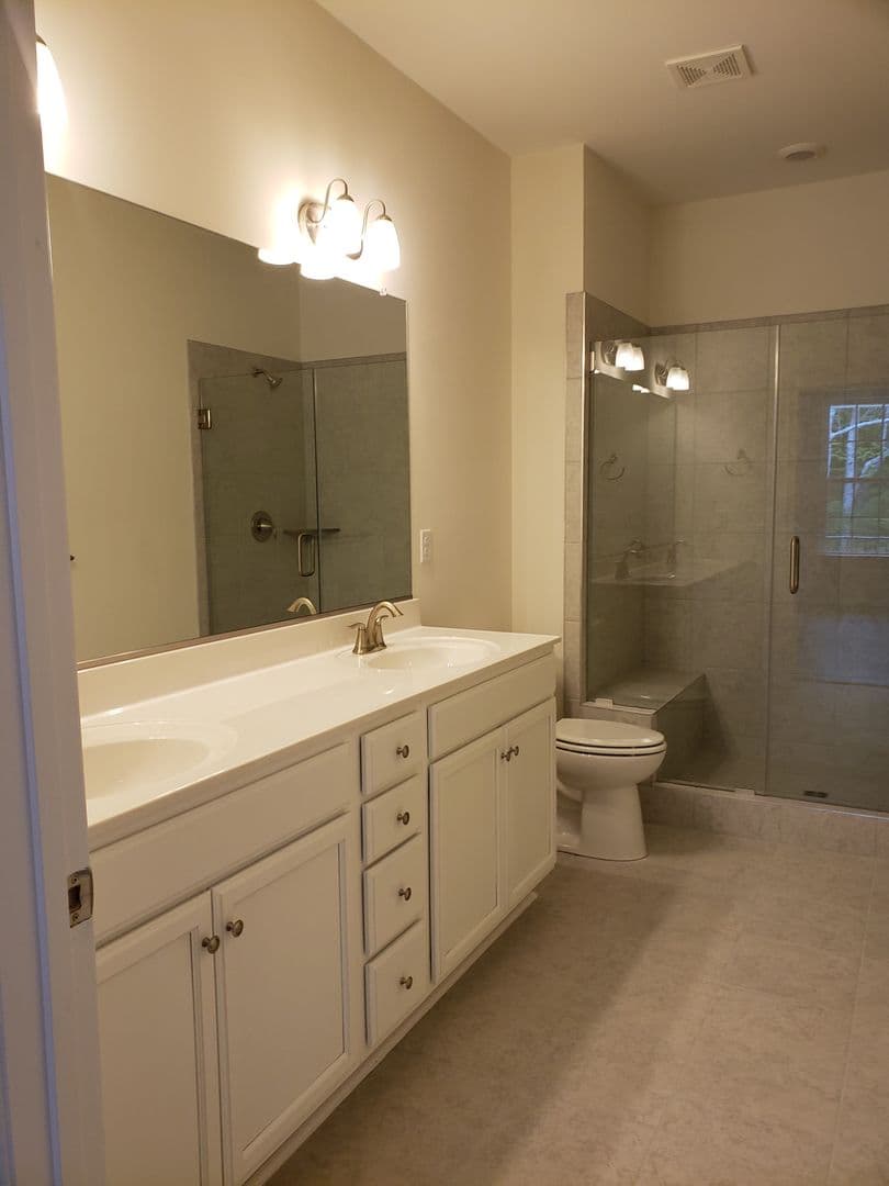 Williamsburg House: 3937 Northridge Street