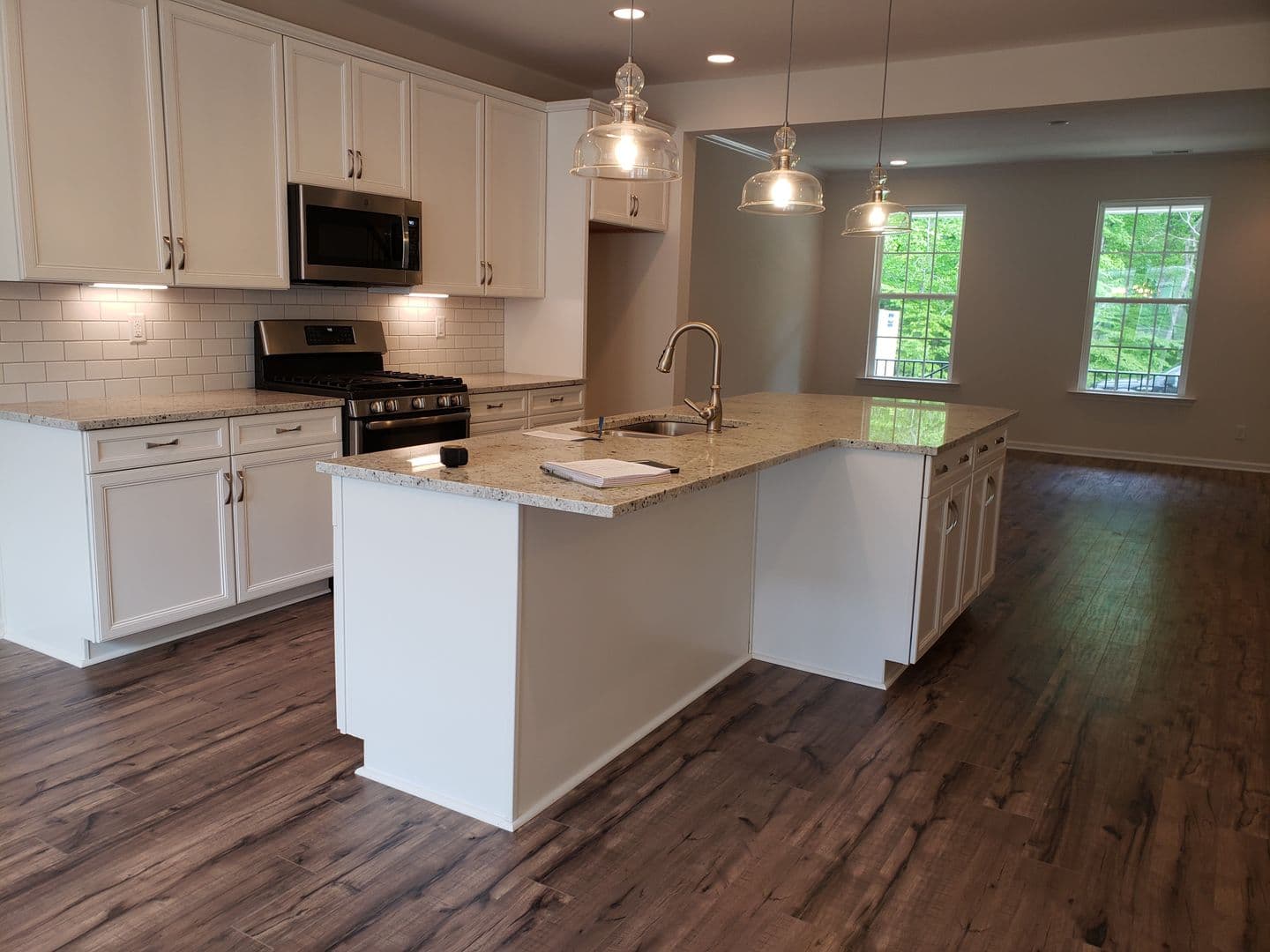Williamsburg House: 3937 Northridge Street