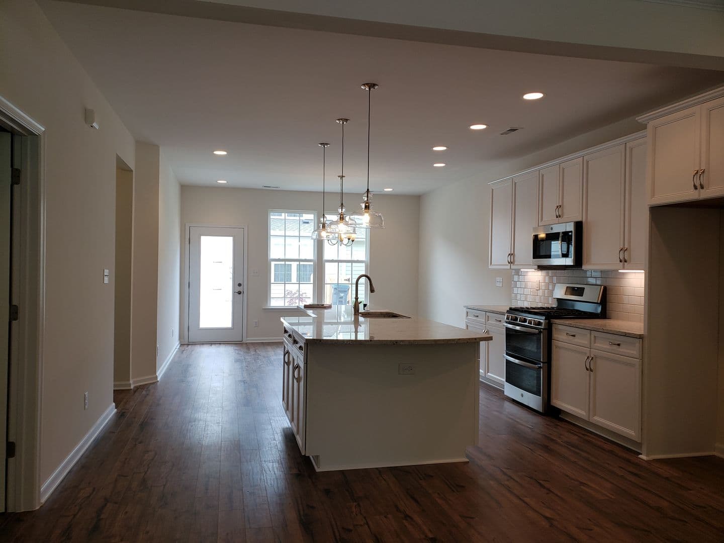 Williamsburg House: 3937 Northridge Street