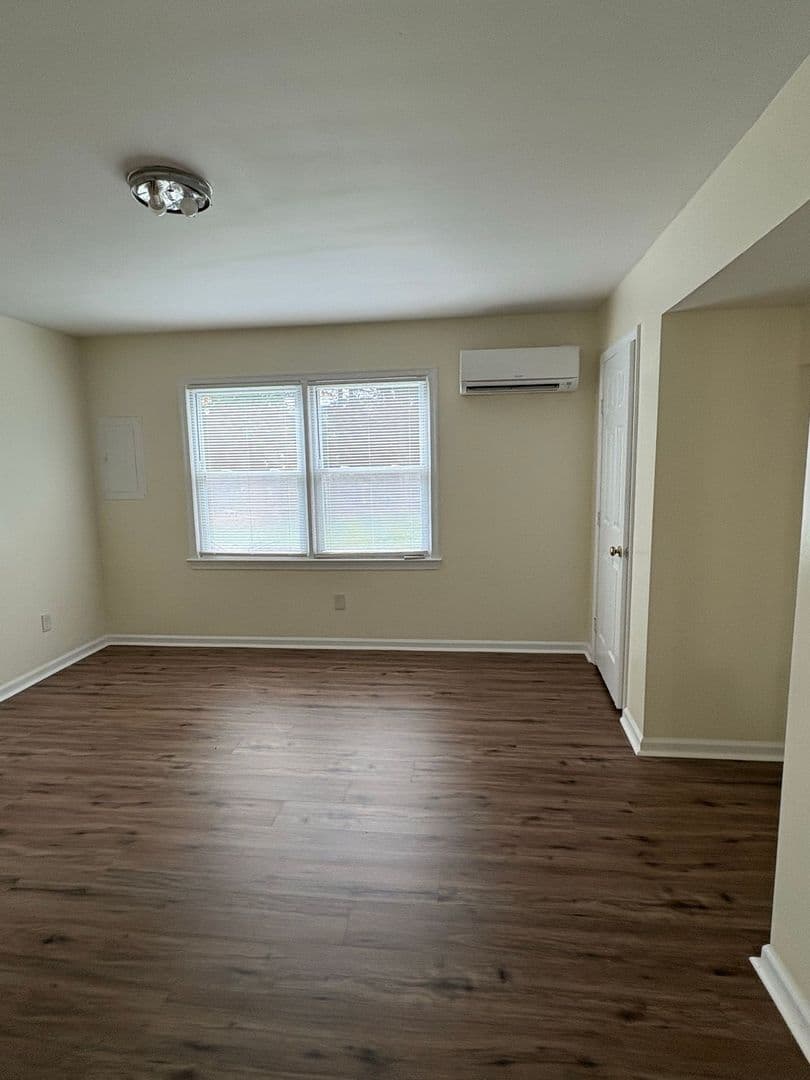 Hayes Apartment: 2518 Cedarwood Dr