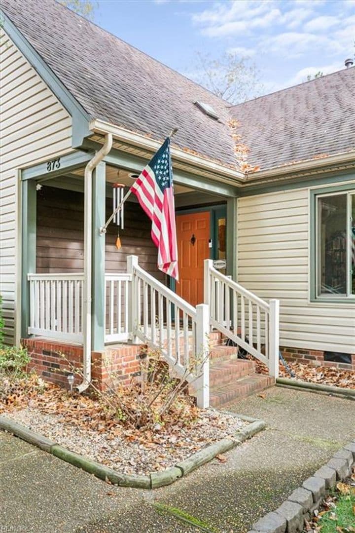 Newport News House: 873 Garrow Road
