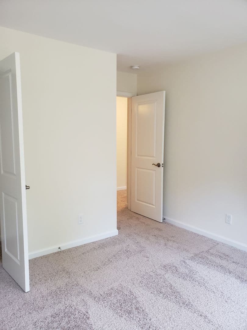 Williamsburg House: 3937 Northridge Street