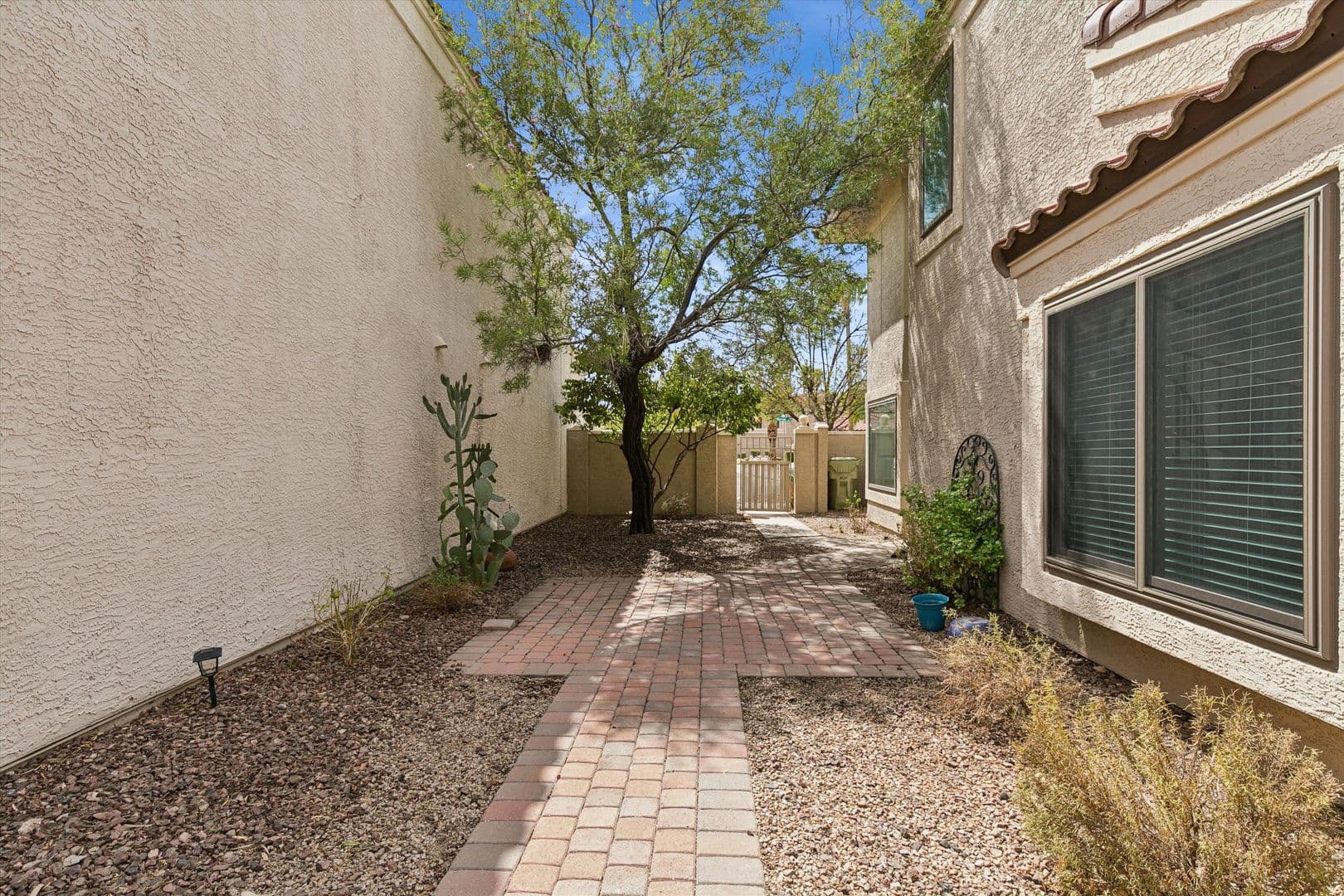 Glendale House: 6756 W Morrow Drive