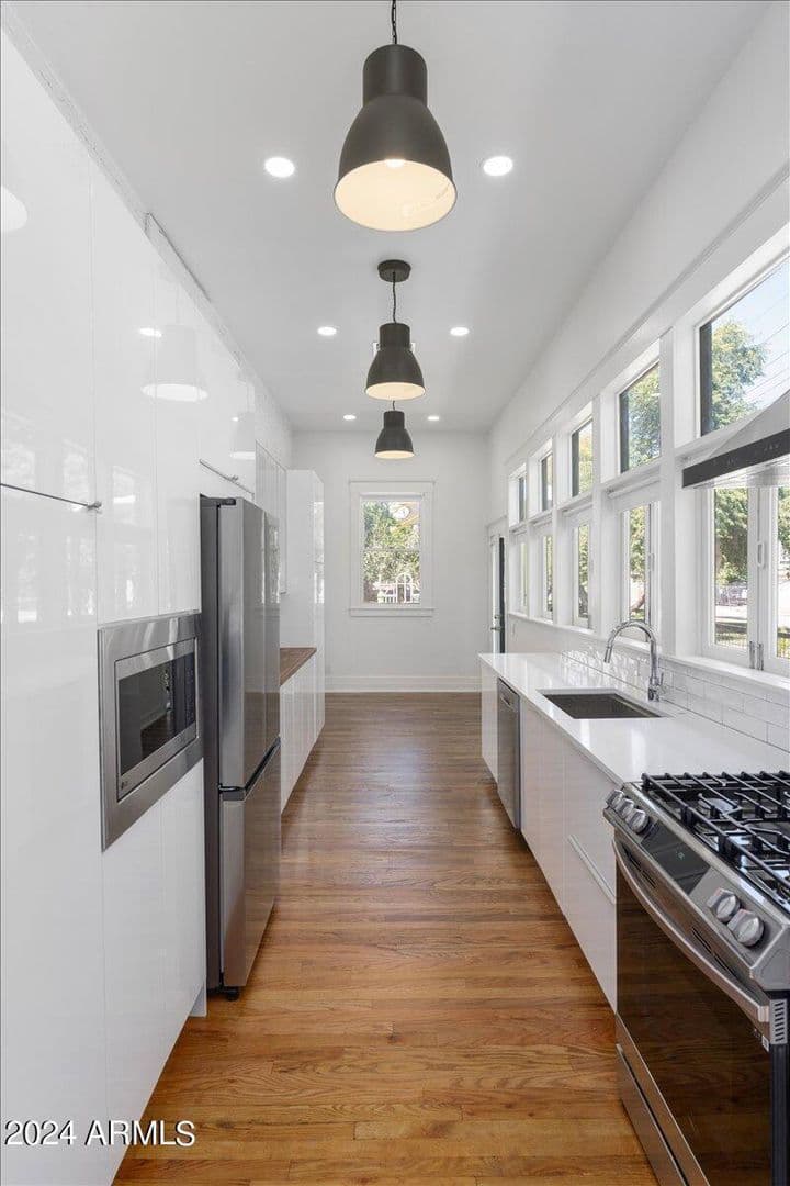Phoenix House: 825 N 3rd Avenue