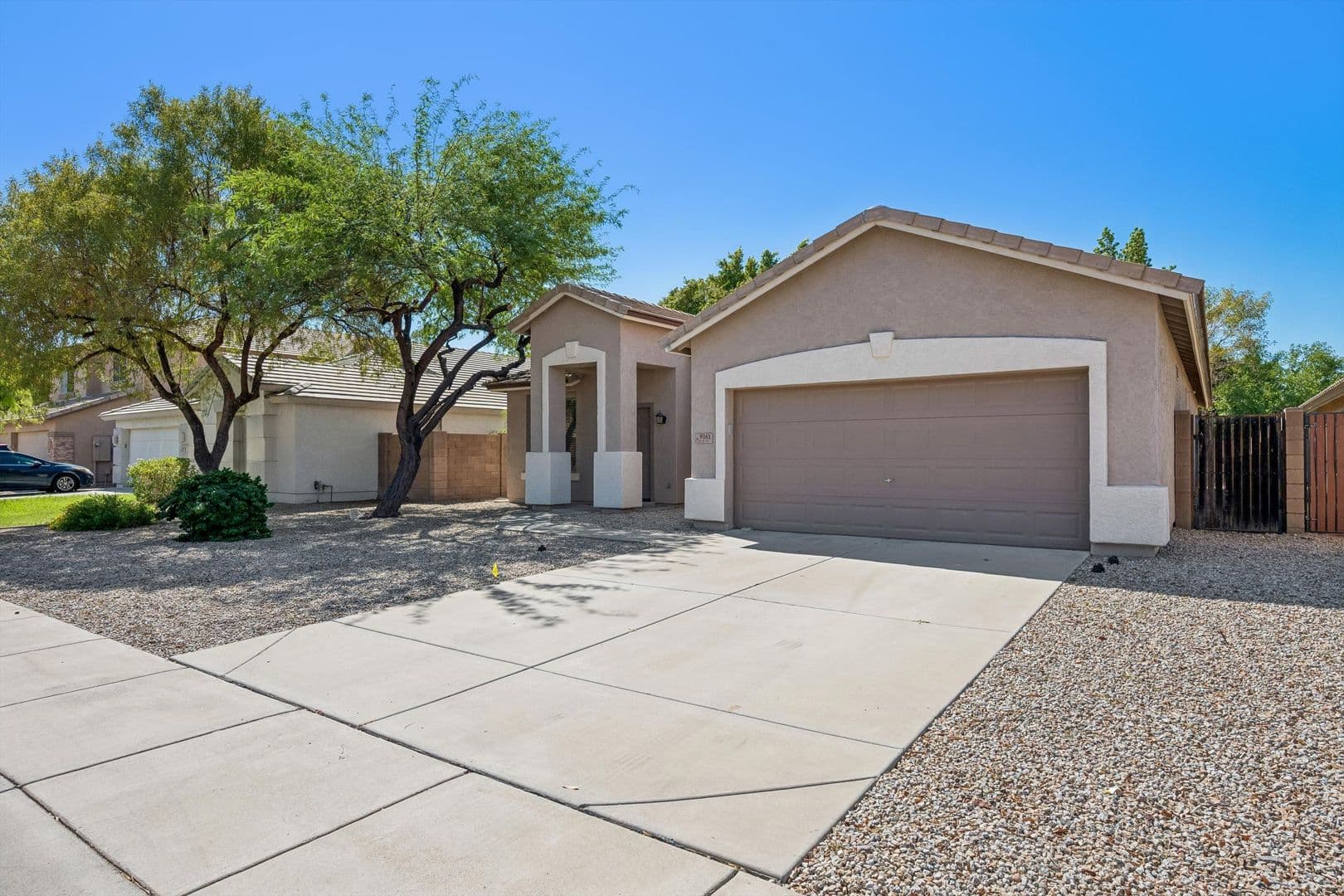 Peoria House: 9161 W Salter Drive