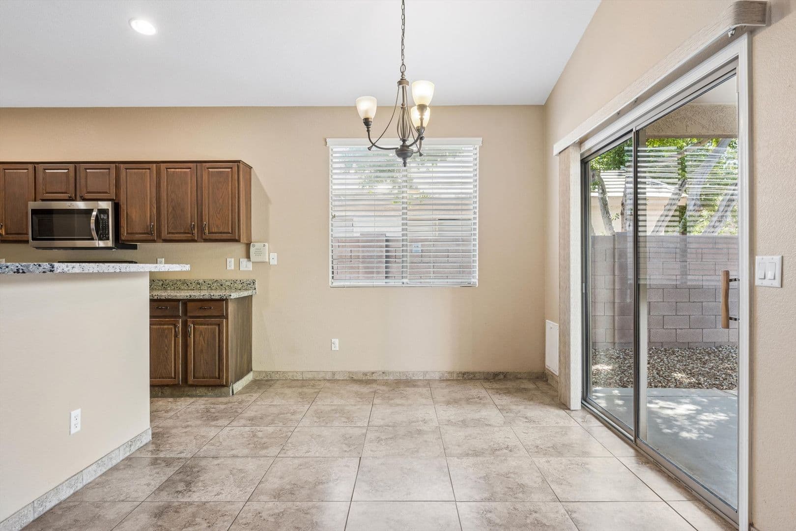 Peoria House: 9161 W Salter Drive
