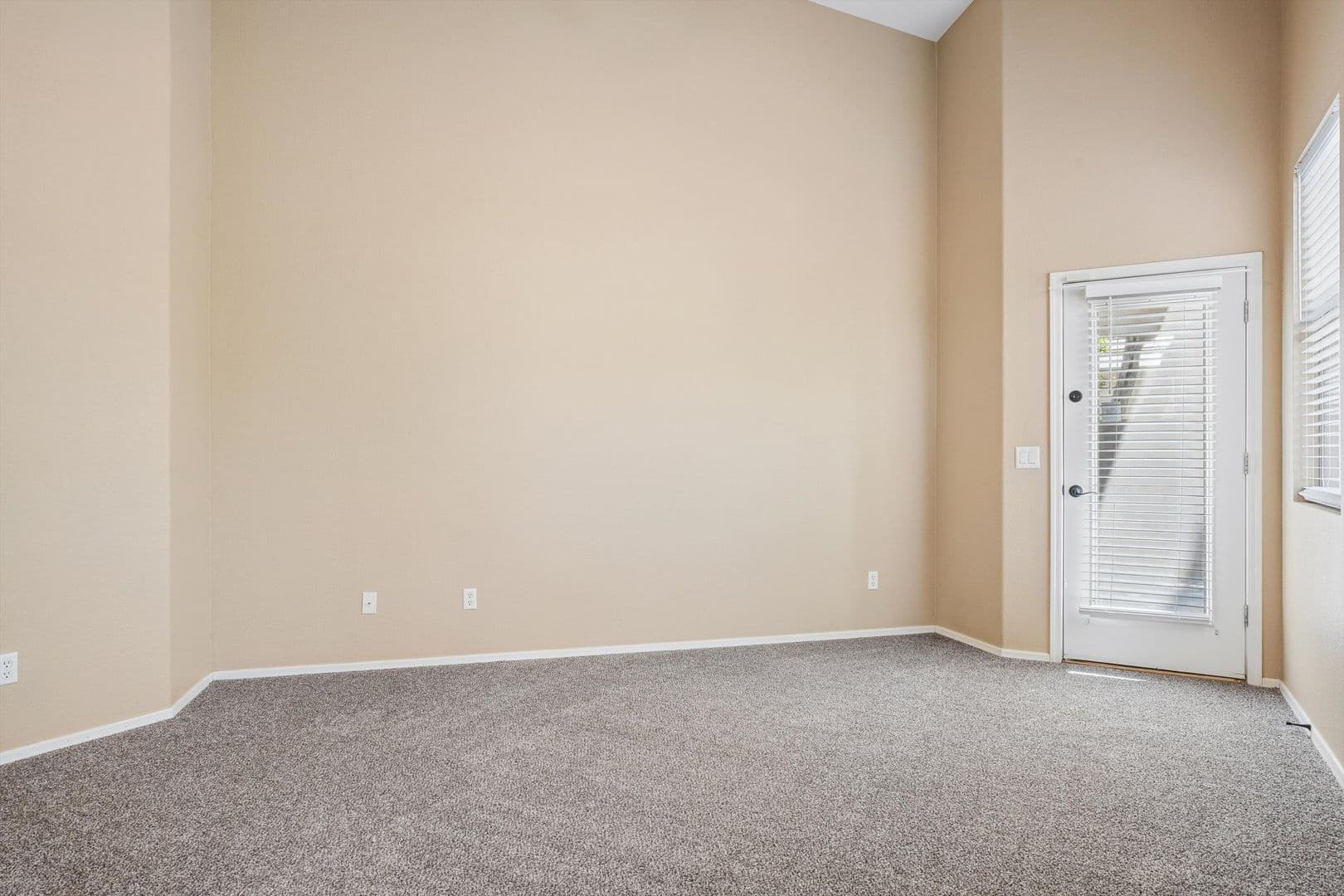 Peoria House: 9161 W Salter Drive