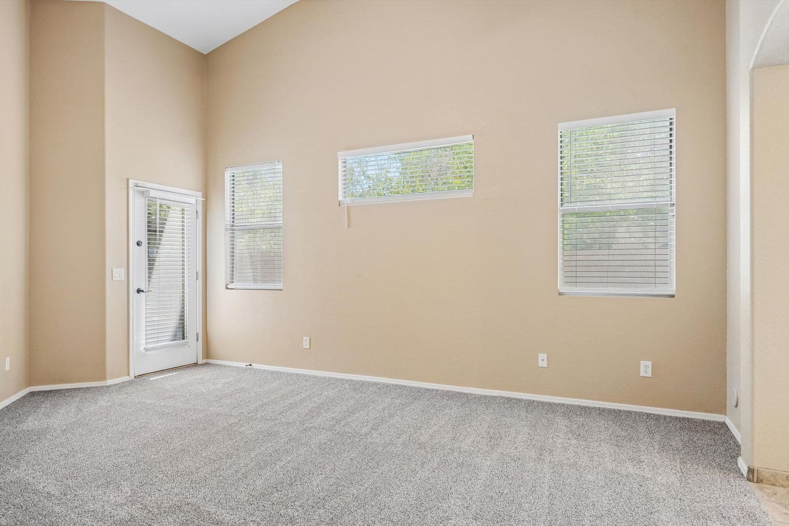 Peoria House: 9161 W Salter Drive