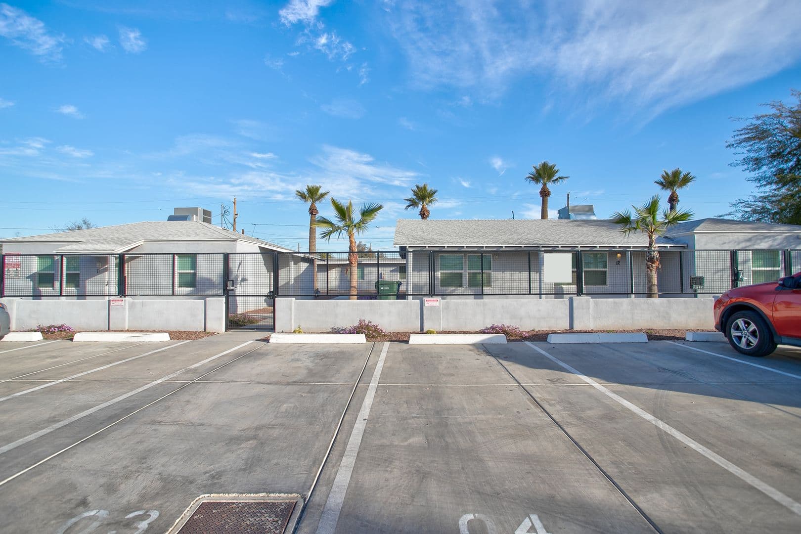 Phoenix Apartment: 206-216 E Jones Avenue