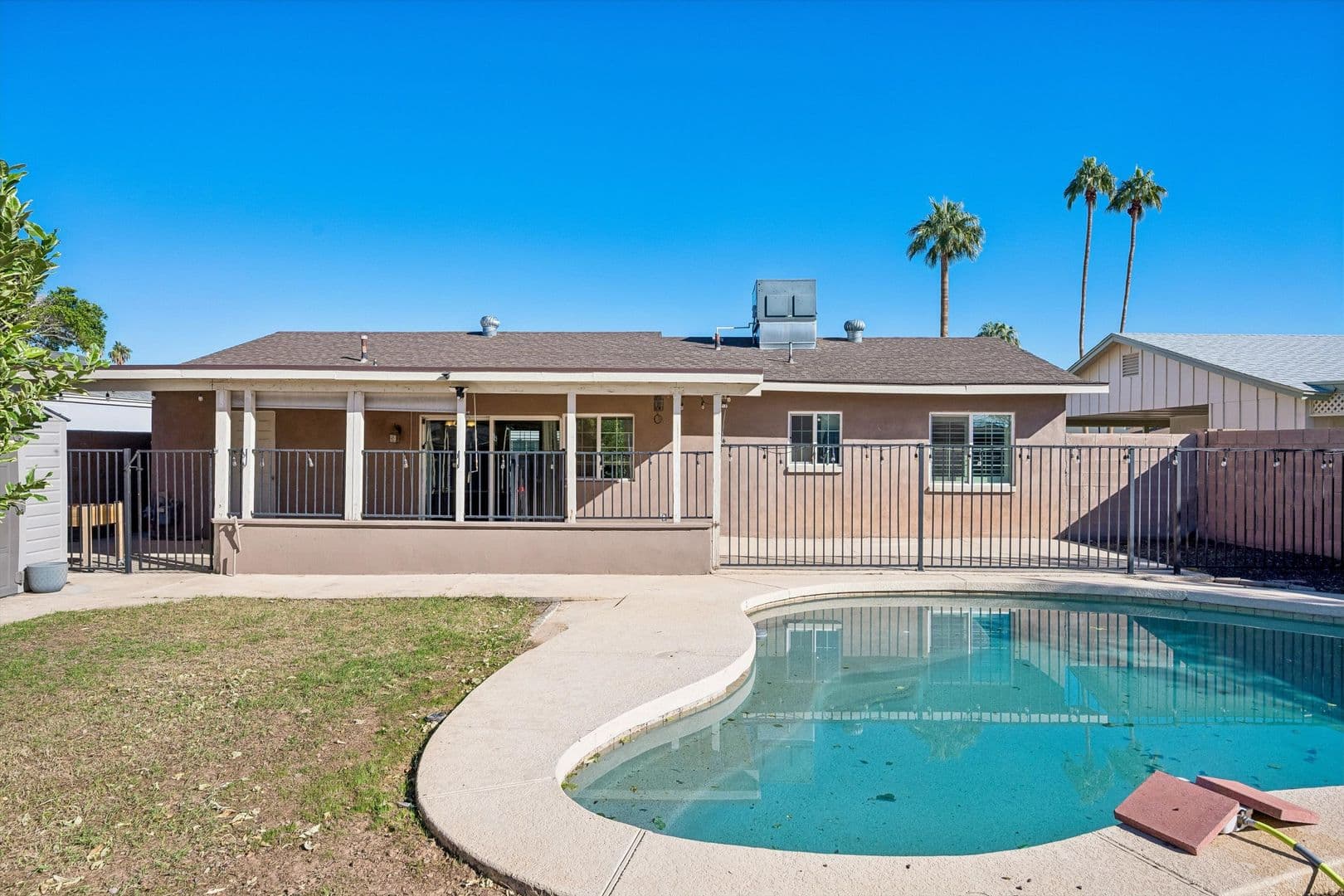 Phoenix House: 2327 W Sunnyside Avenue