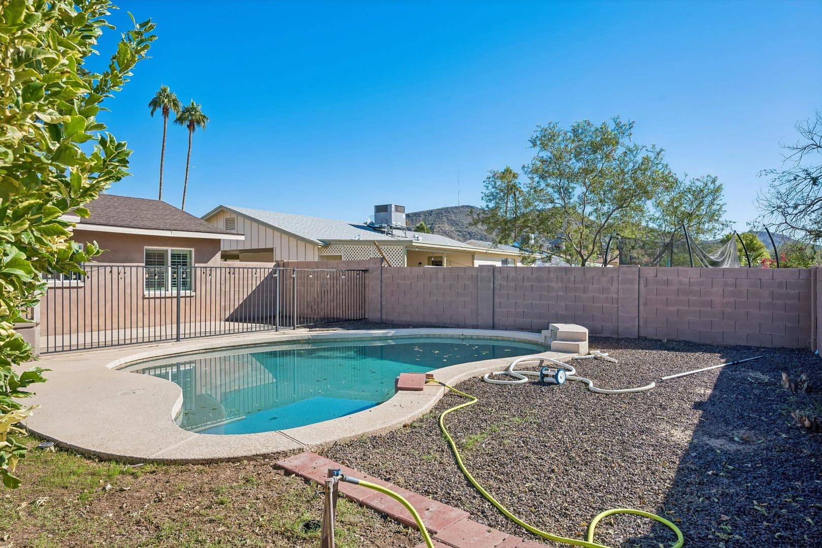 Phoenix House: 2327 W Sunnyside Avenue