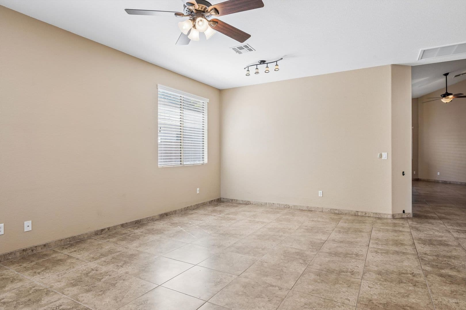Peoria House: 9161 W Salter Drive