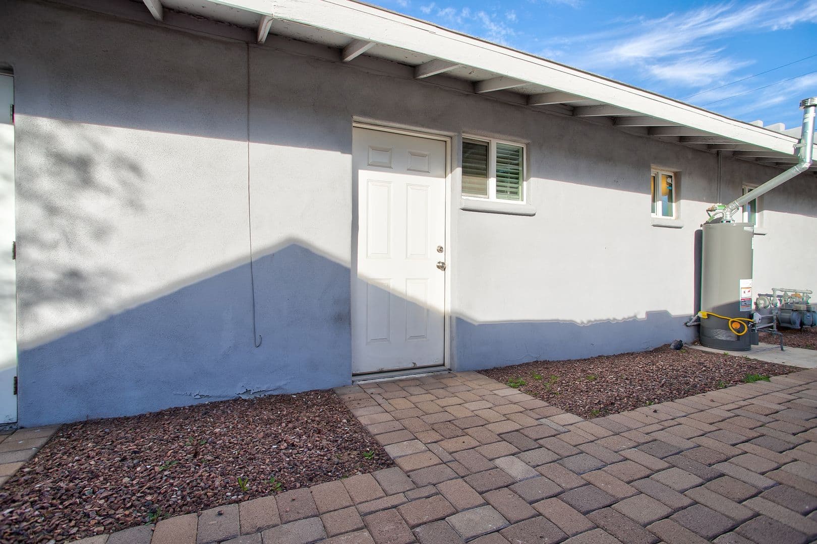 Phoenix Apartment: 206-216 E Jones Avenue